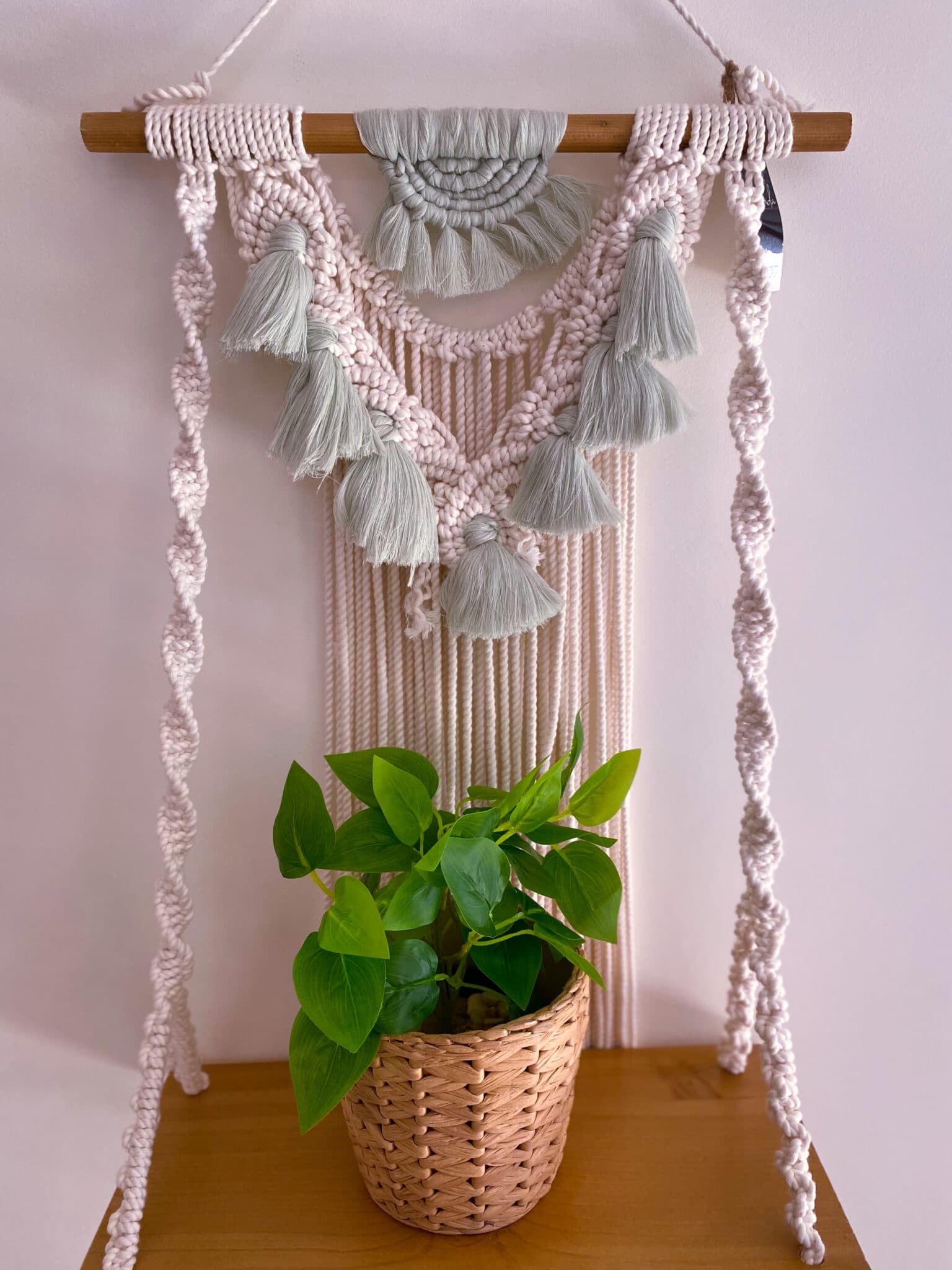 Macrame wall shelf with mint tassels 3 7AEFF979 0A7B 4B4D 89FA 782B428CFF72 scaled