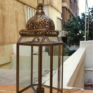 فانوس شاسية زجاج مضلع بقبة