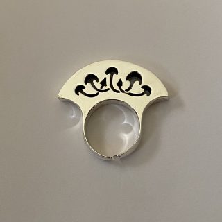 Lotus ring