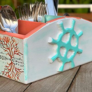 Mint Coral Wheel Cutlery Organizer
