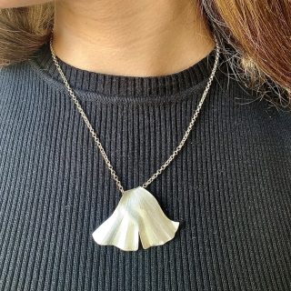 Lotus pendant
