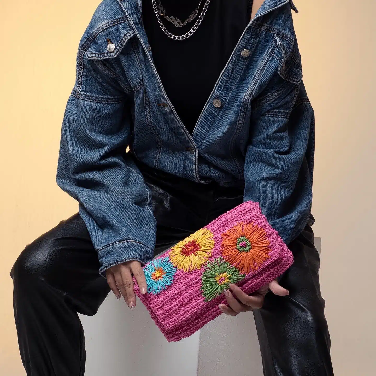 Blossom Clutch bag 3 C2AA6E85 BEB5 4C15 96EE B8F6A97F1B93