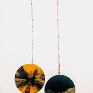 Black & gold wall decor