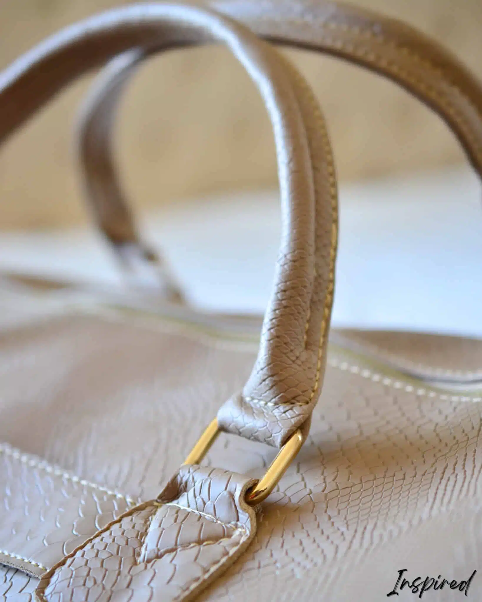 Beige_ Explorer Bag 4 DSC 3238 scaled