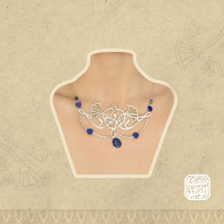 Lotus necklace with lapis lazuli