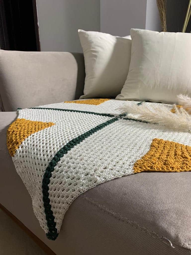 Crochet Table center 4 F76ACC86 BC88 46E3 B4F8 54F0B0F8394F