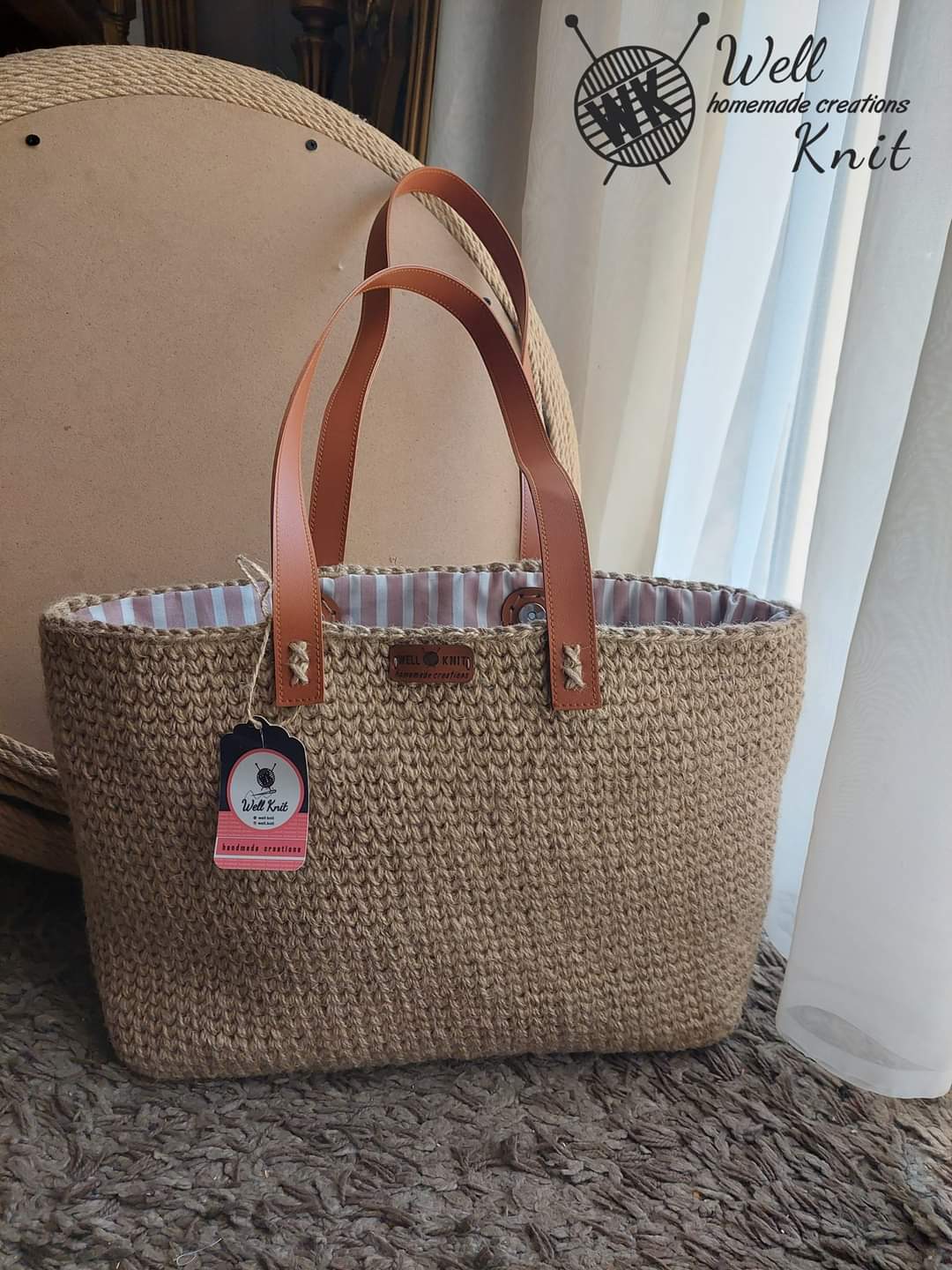 Rectangular bag with leather handle 1 Rectangular bag with leather handle