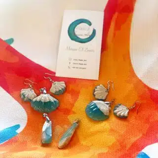 Resin accessories set (Earrings and pendant)