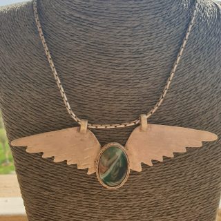 Silver angel wings pendant