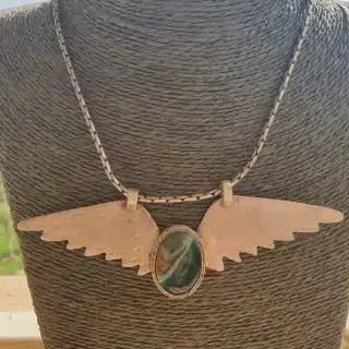 Silver angel wings pendant