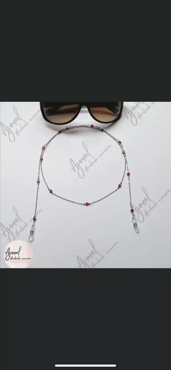 Glass chain 1 Glass chain