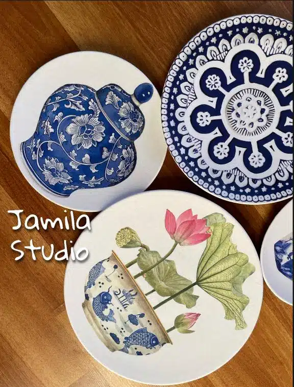 Blue Chinoiserie wall plates 1 Blue Chinoiserie wall plates