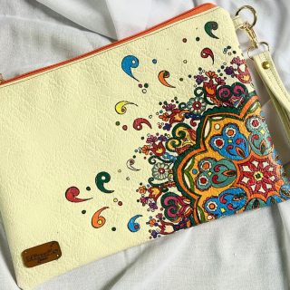 Painted clutch