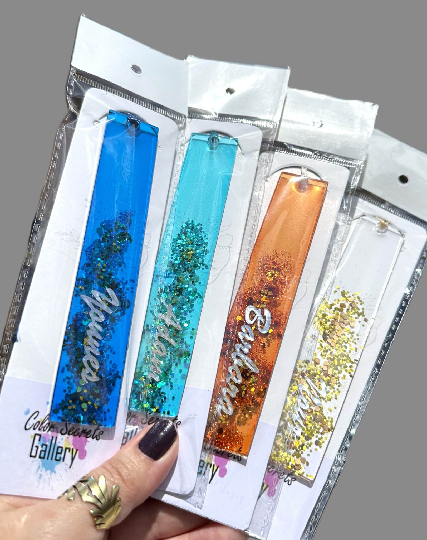 Transparent Resin Bookmarks with Name and Glitter 1 colorful transparent bookmarks with glitter and name