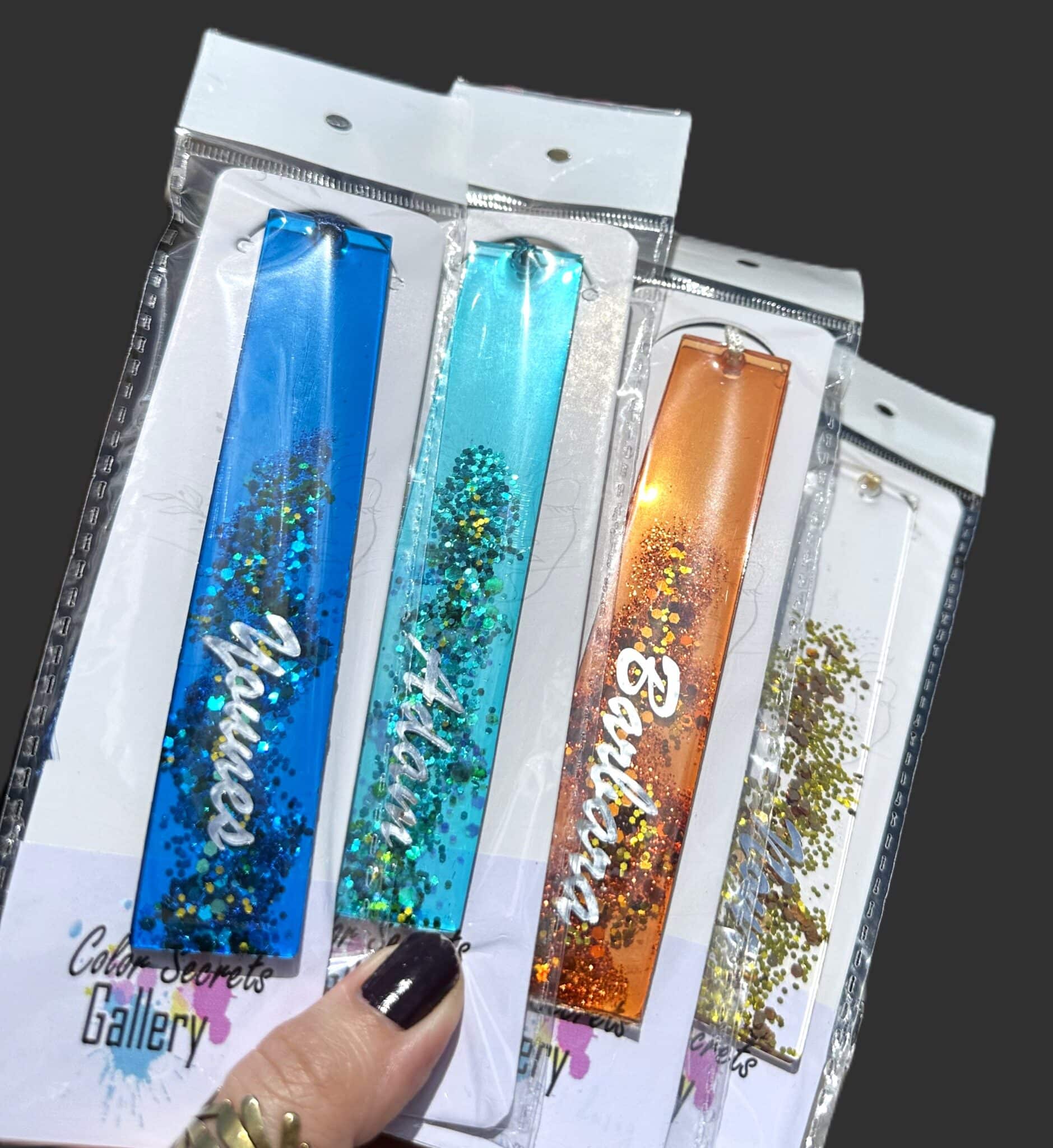Transparent Resin Bookmarks with Name and Glitter 3 colorful transparent bookmarks with glitter and name