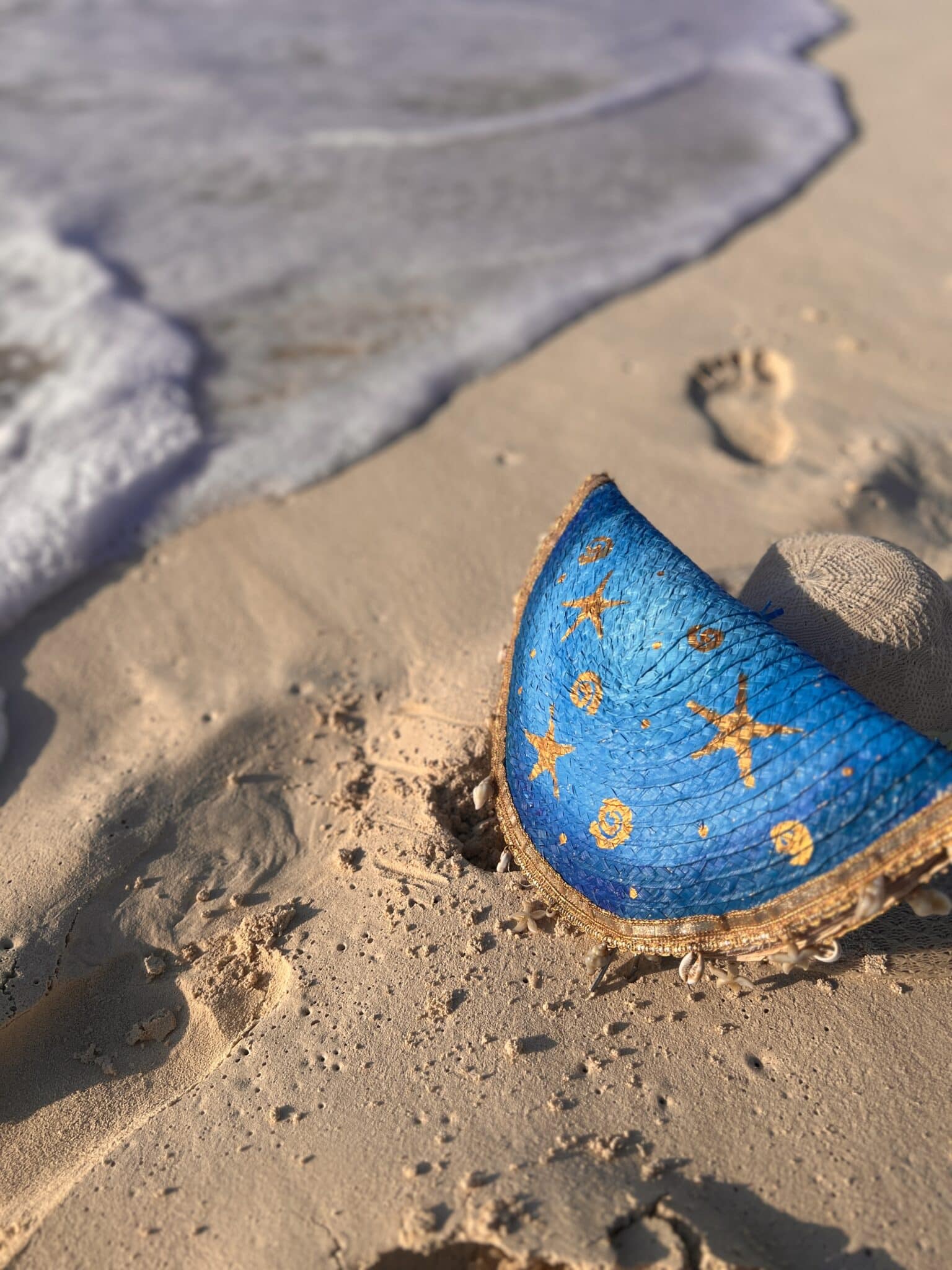 Sun shine elegance straw clutch 3 IMG 0077 scaled