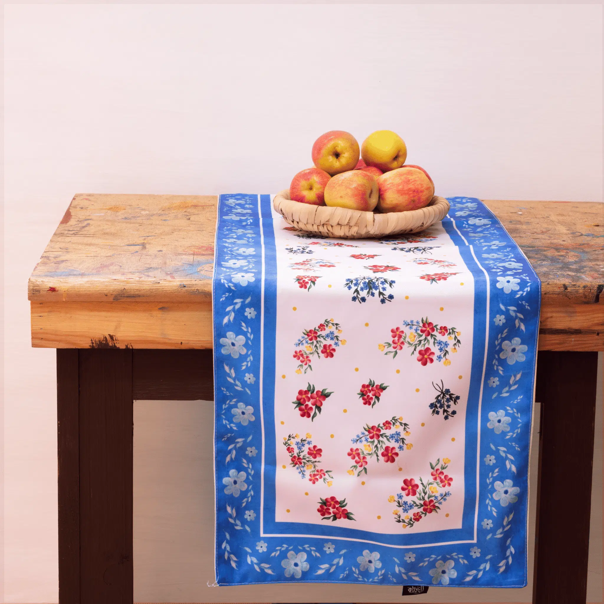 Vintage Table runner 2 IMG 0882