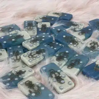 Domino made of Resin