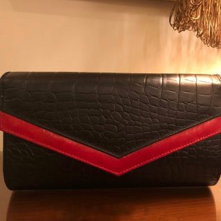 Black X Red clutch