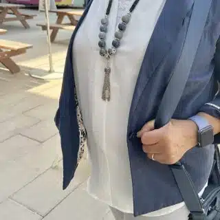 Casual chic porcelain necklace.