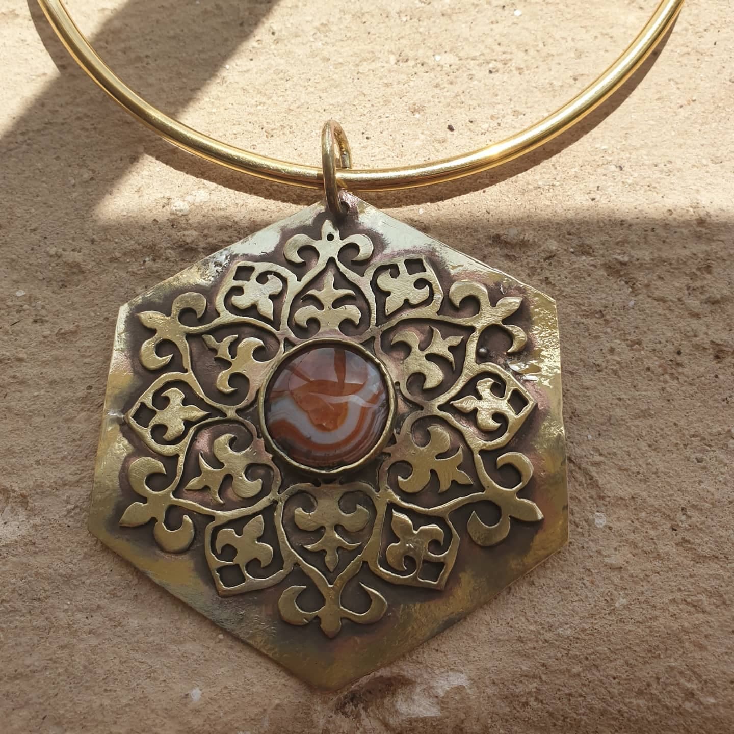 Arabesque pendant 1 Arabesque pendant