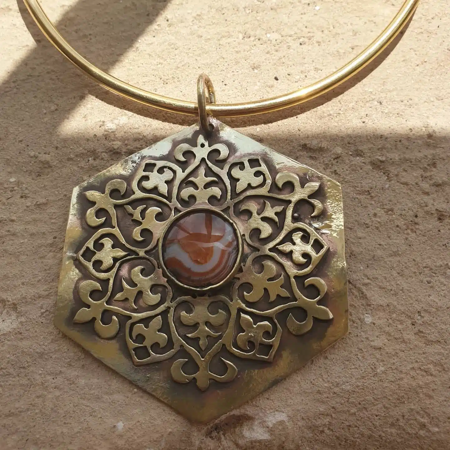 Arabesque pendant 1 Arabesque pendant