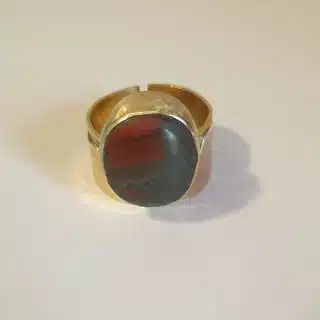 Blood agate crown ring