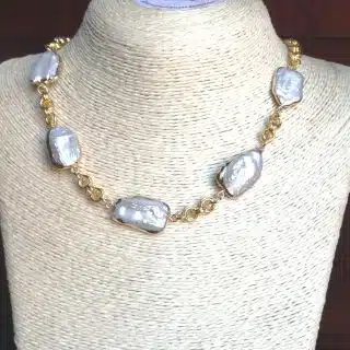 Gold plated necklace with natural pearls