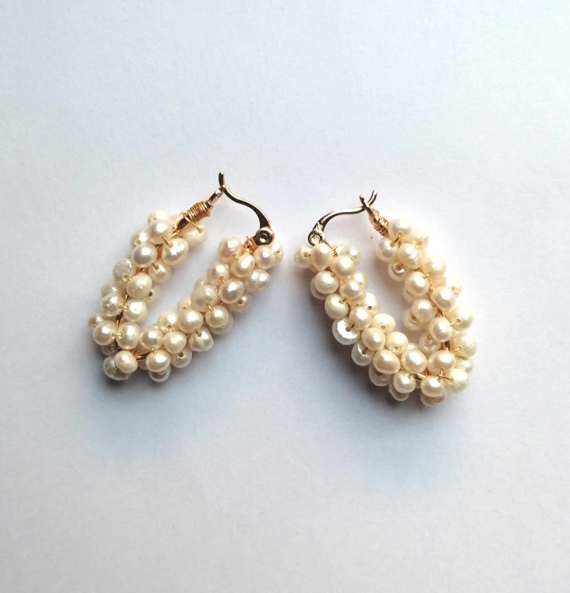 Gold plated earring with natural pearls 1 Gold plated earring with natural pearls