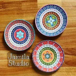Jamila colorfull wall plates