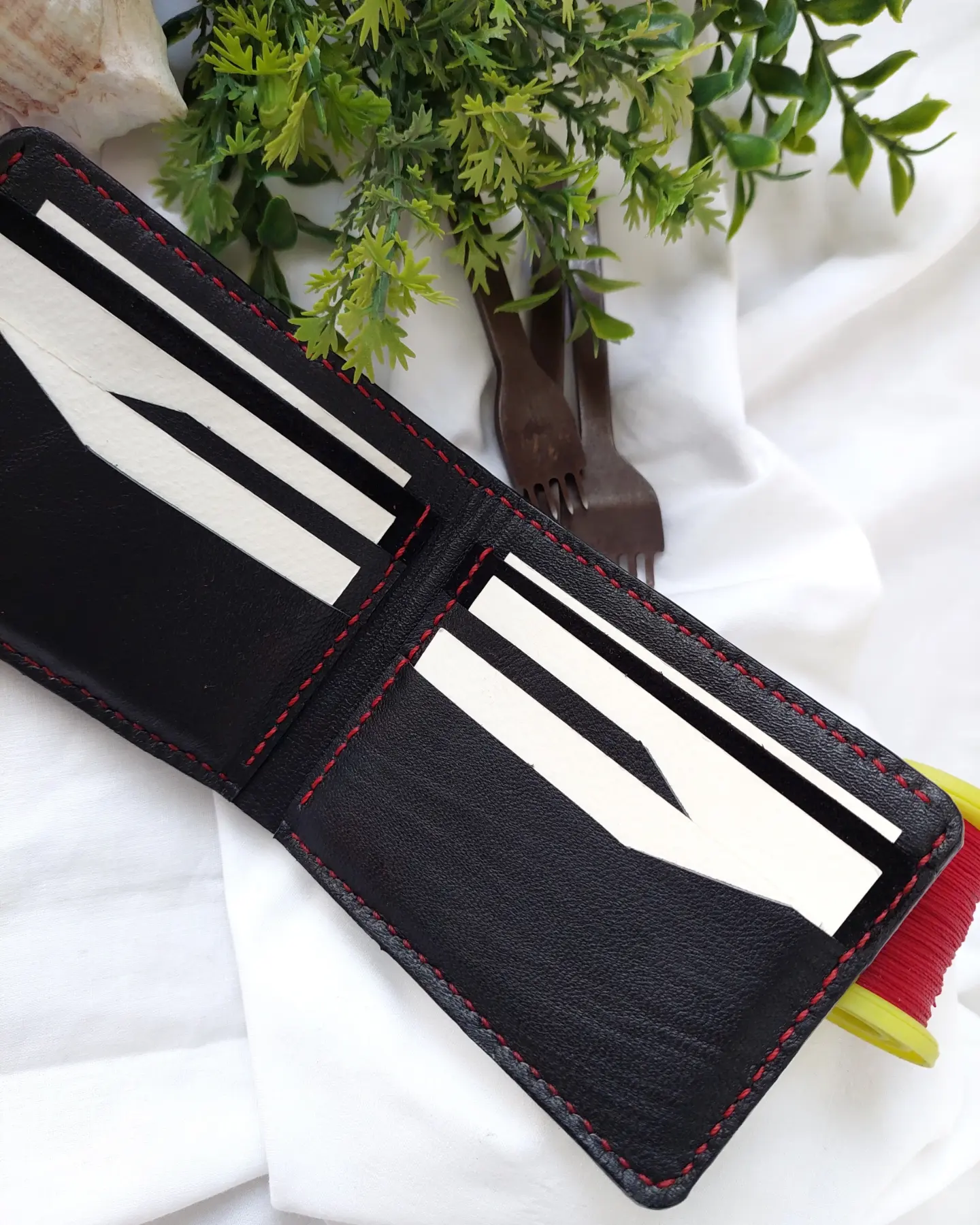 black wallet 5 IMG 20221024 170819 872