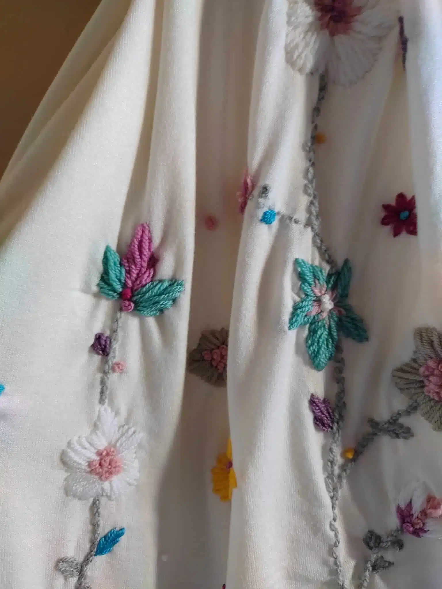Floral Pastels Off White Soft Wool Shawl 3 IMG 20221226 102642 1 scaled