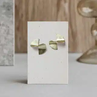 Twisted circle earing