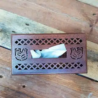 علبة مناديل خشب كونتر وزان .