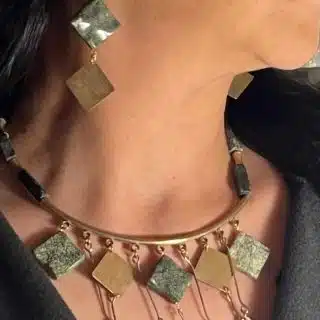 Green dropped squared stone set