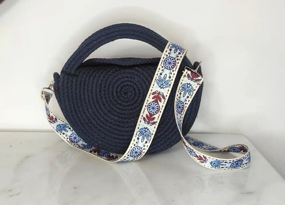 Blue leaves purse 1 Blue leaves purse