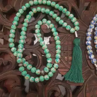 سبحه ٩٩ من الطمي الهندي الملون مقاس ٨ مل