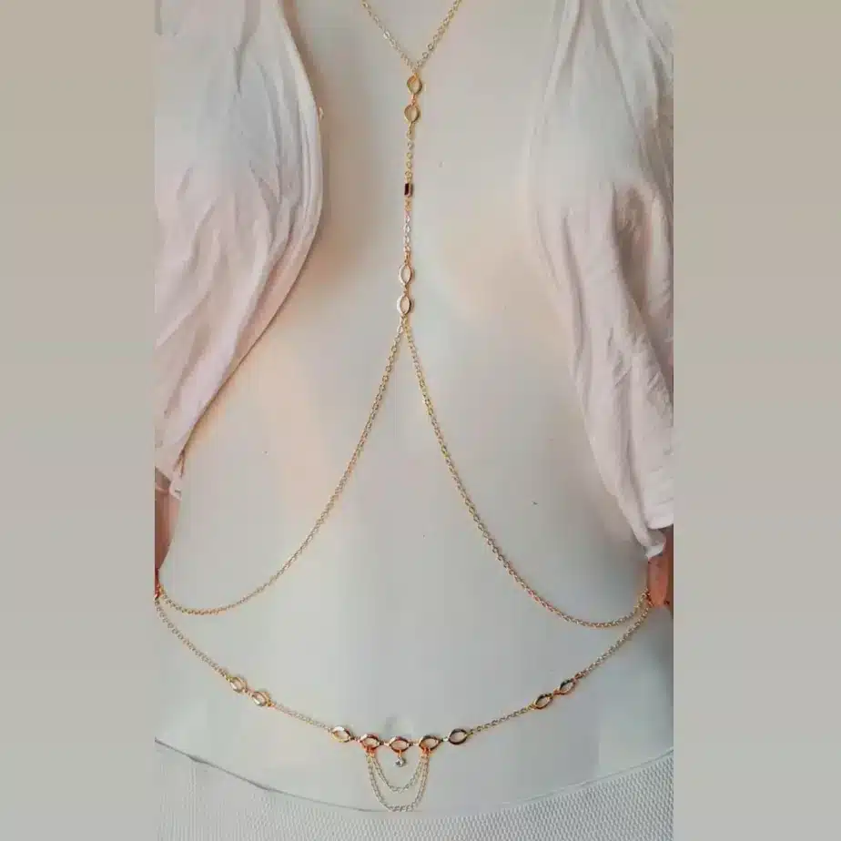 Body and belly necklace. 1 Body and belly necklace.