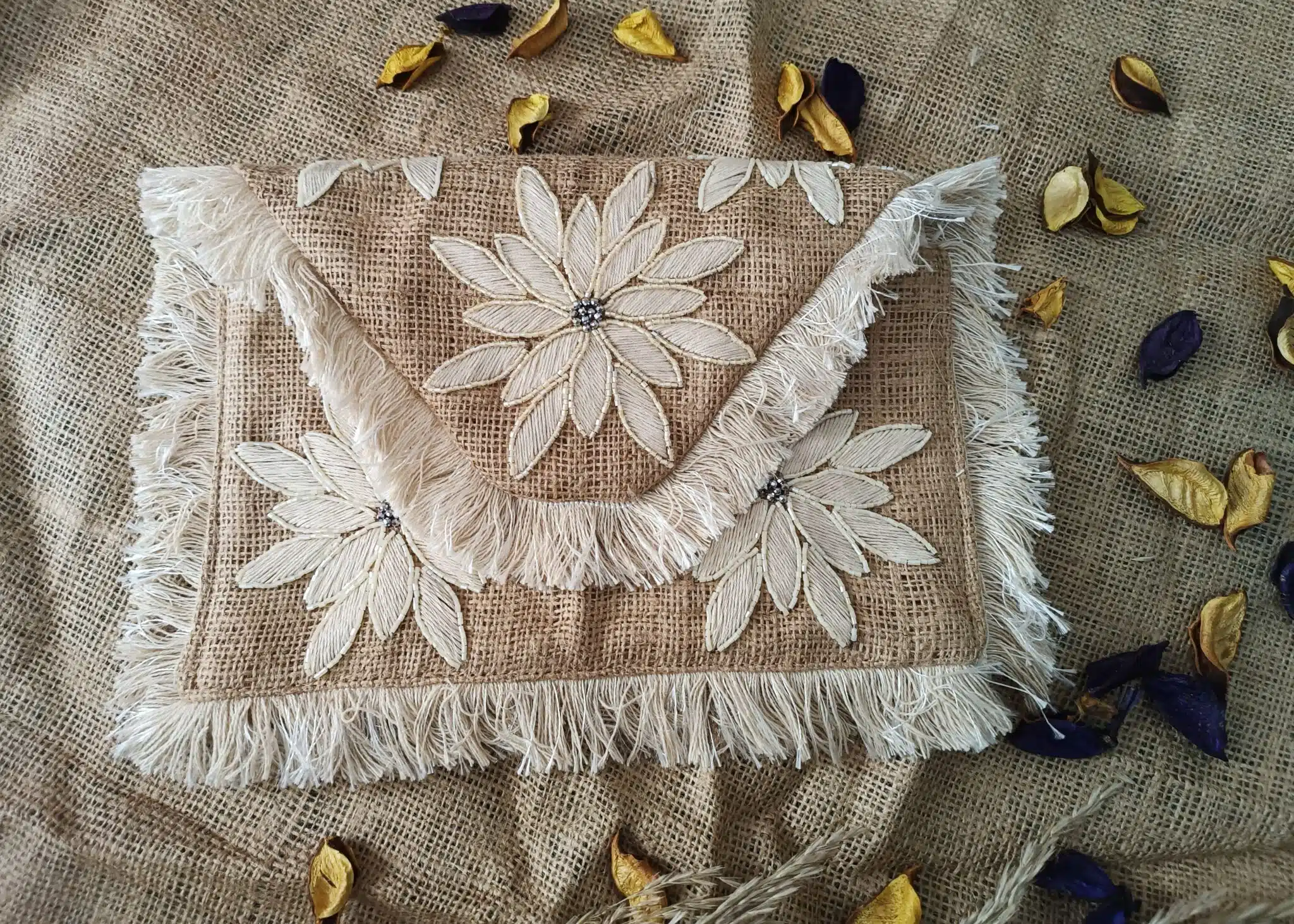 Flower summer clutch 1 Summer clutch with embroidery flowers