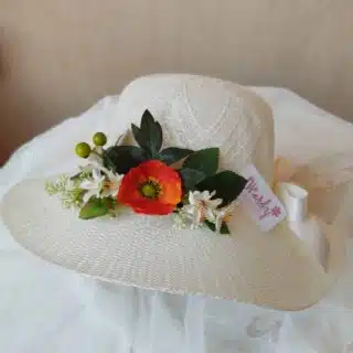 Elegant hat with flowers2025.