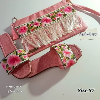 pink lovers 💗 a clutch and slippers set