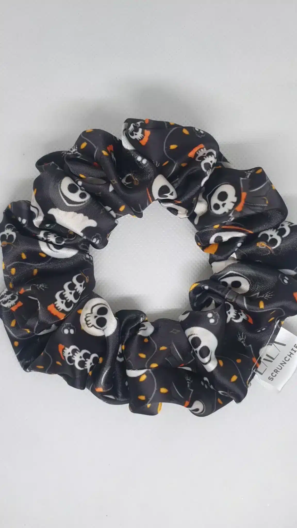 Hallowin Satin scrunchie 1 Hallowin Satin scrunchie