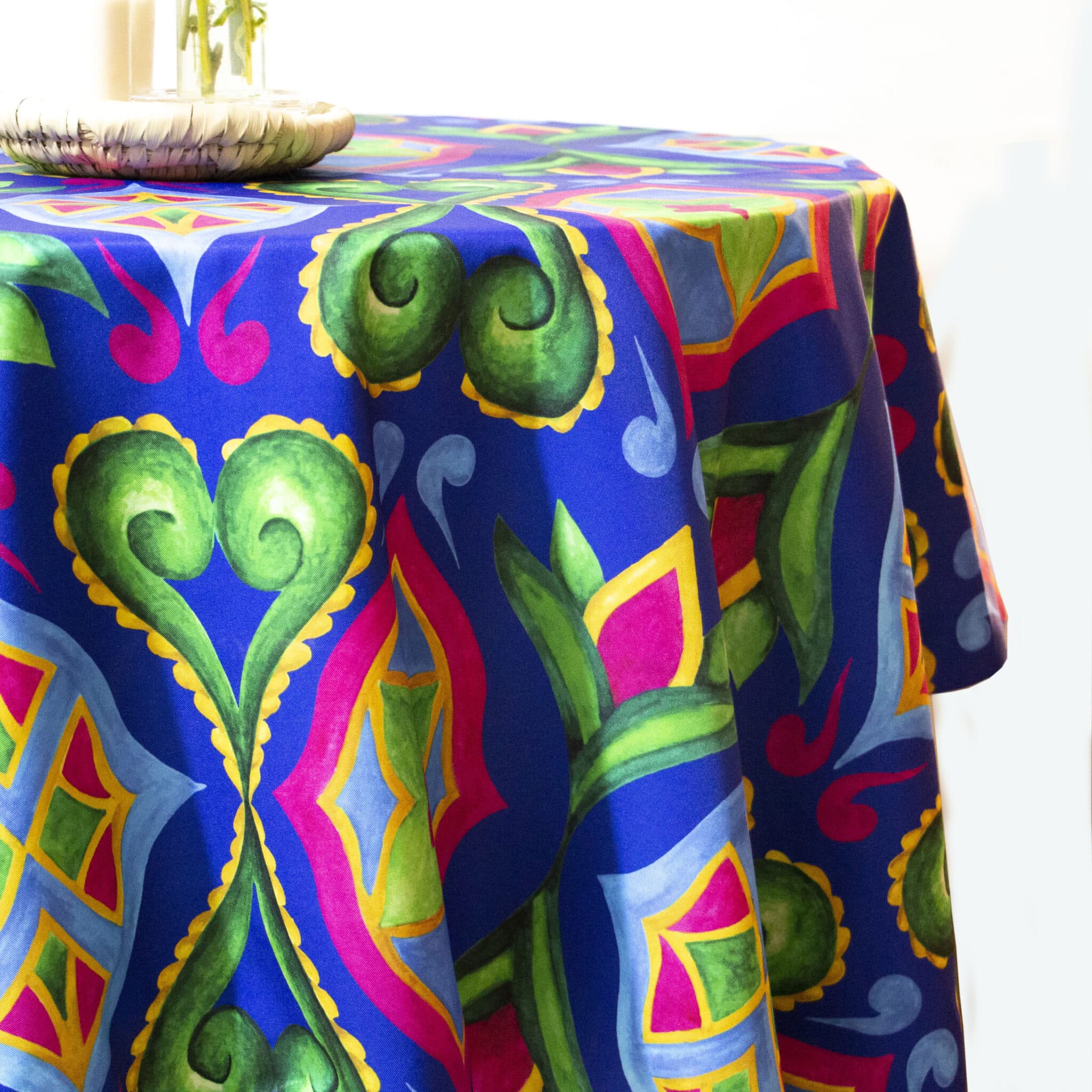 Pattern Table Cover 4 IMG 2152e scaled