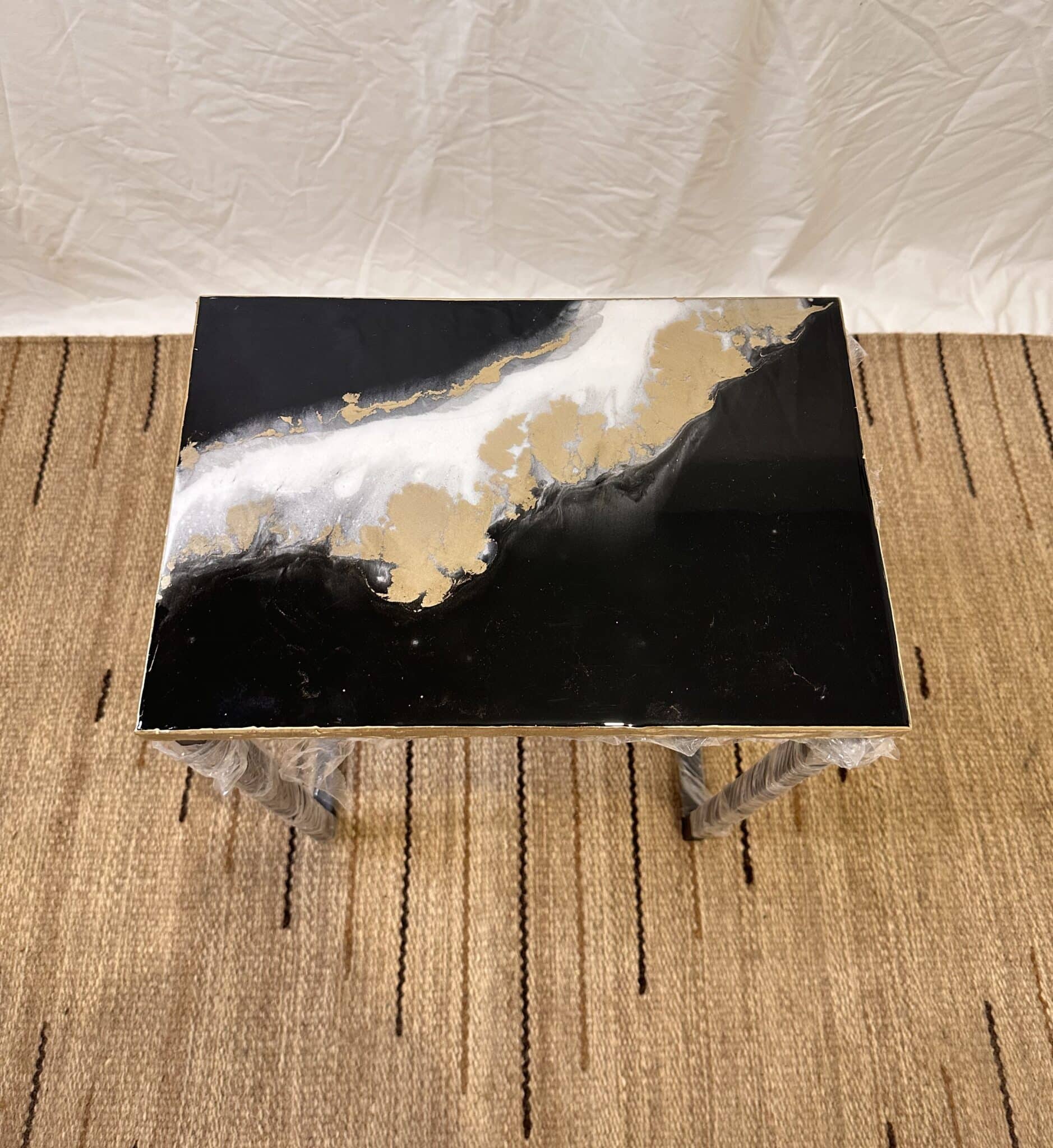 Golden-Black Table Set 6 black-gold table medium size