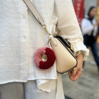 Red and pink mirror chain