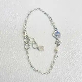 Silver bracelet with pearl beads