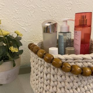 Basket with wooden beads
