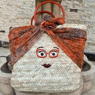LOLA in Orange Straw Bag