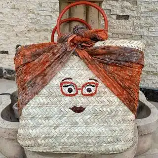 LOLA in Orange Straw Bag