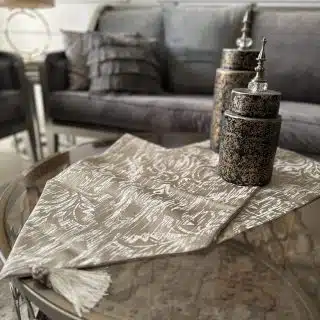 CAFE DAMASK RUNNER